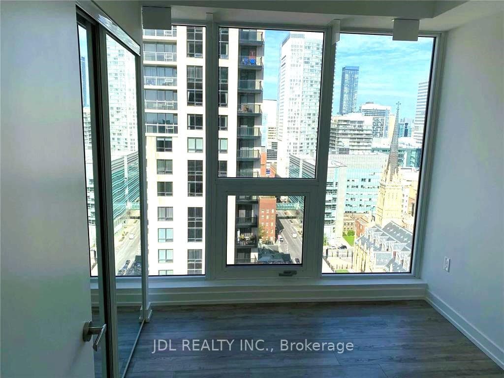 77 Shuter Street Unit 2602 photo 9
