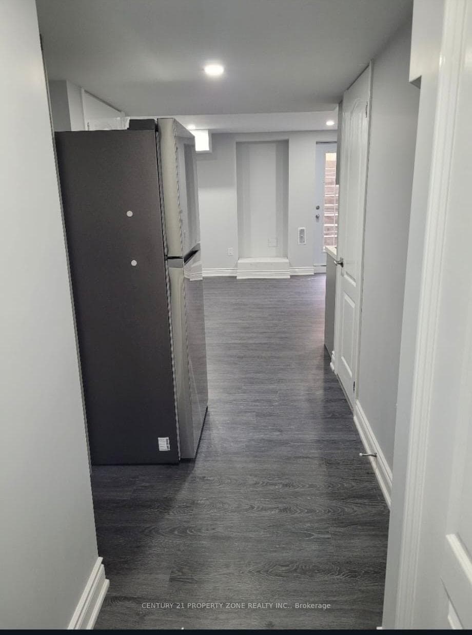 48 Devonsleigh Drive Unit BSMT photo 4