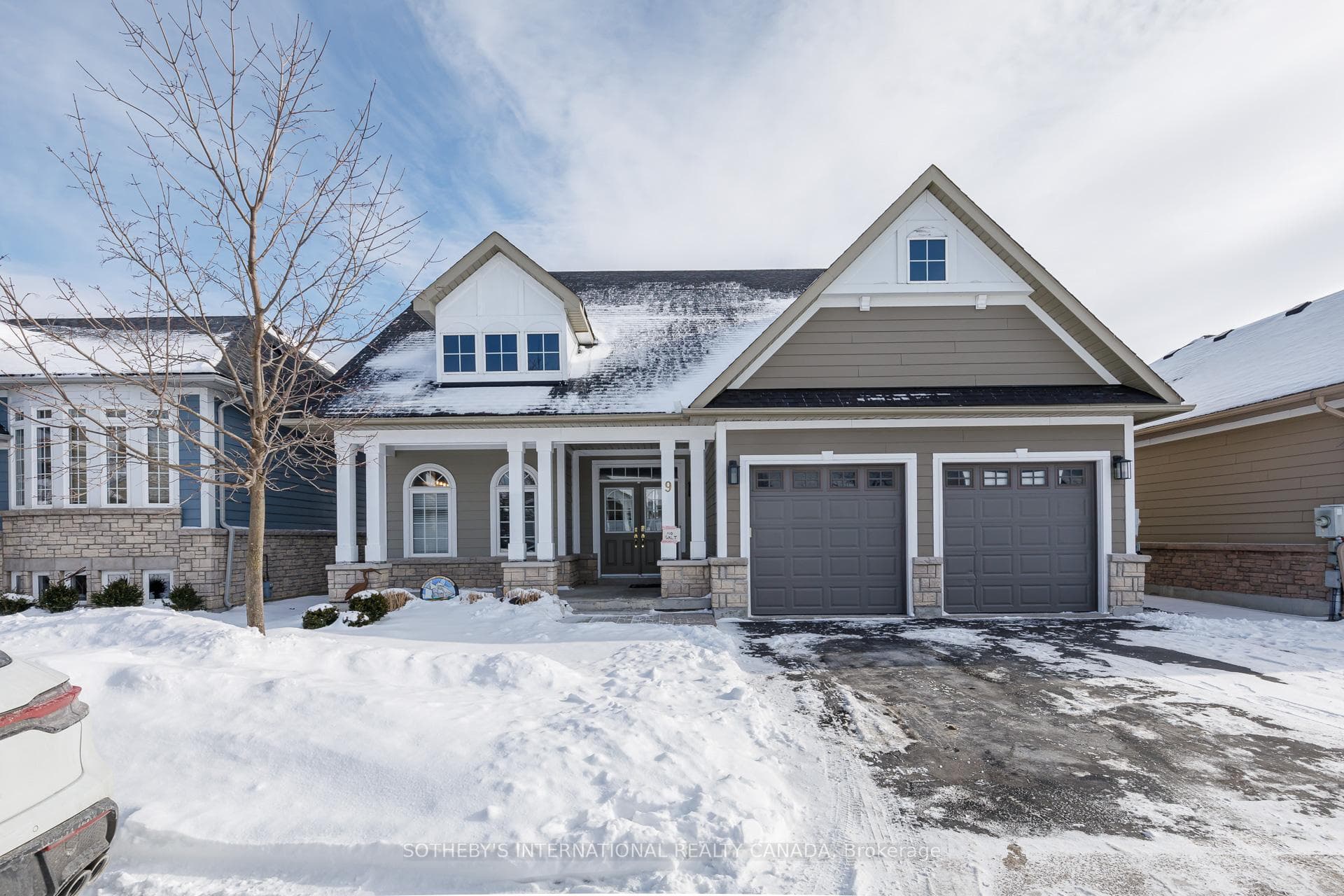 9 Waterpond Place photo 2