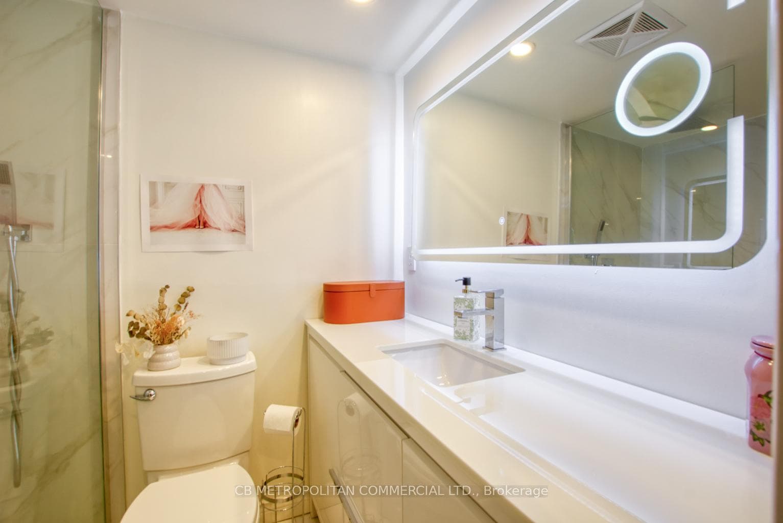 2nd Floor Bathroom
