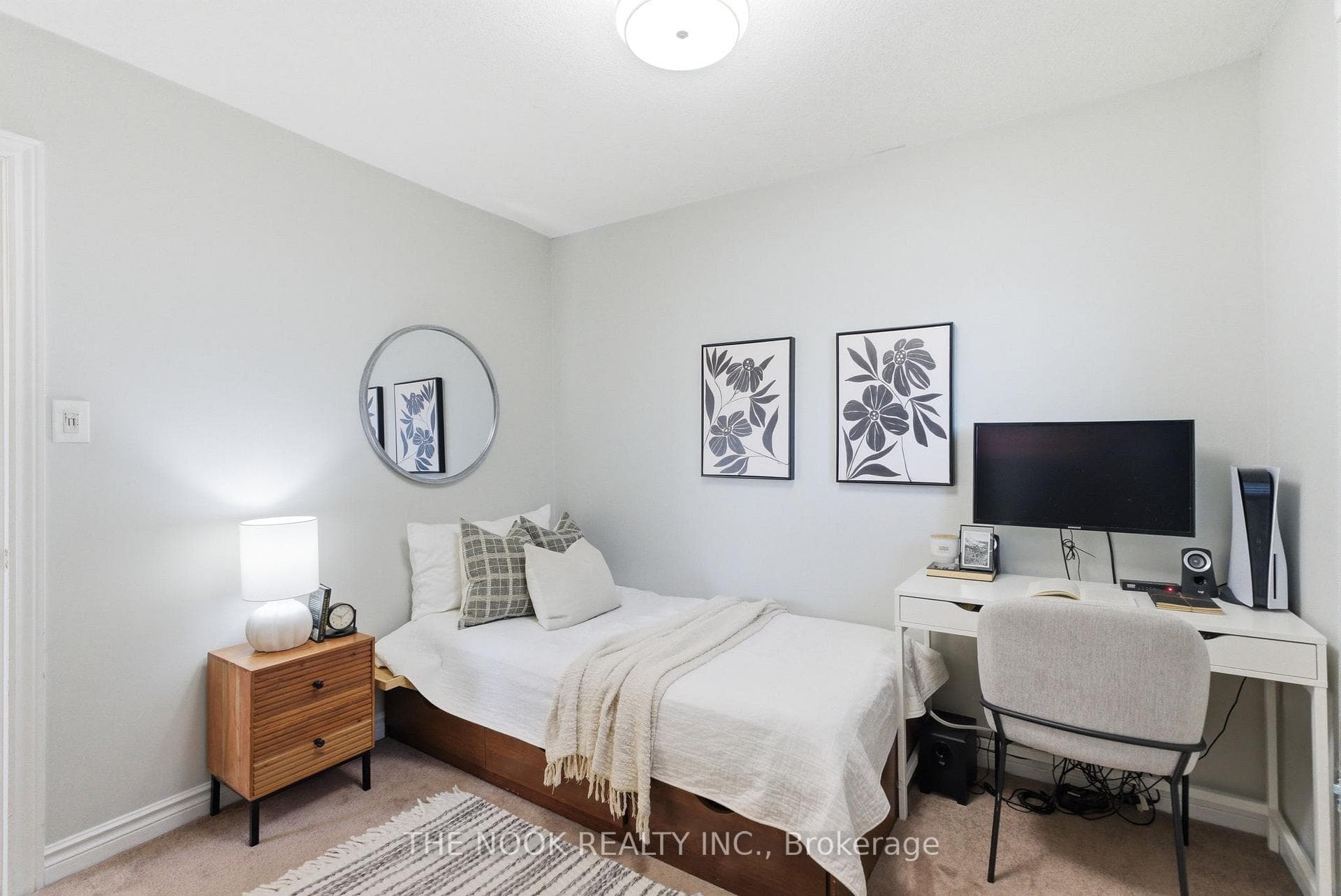 49 Meekings Drive photo 32