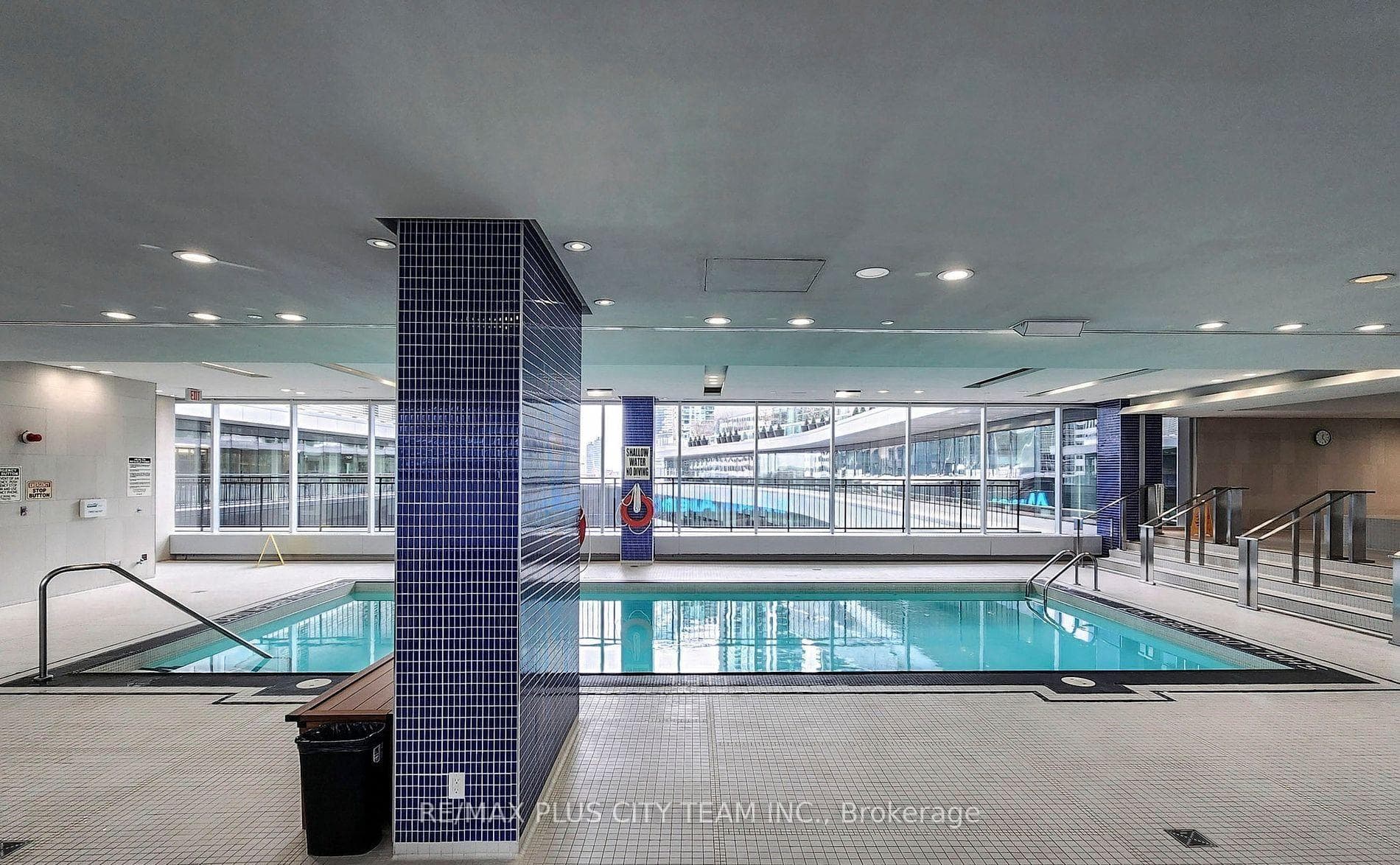 65 Bremner Boulevard Unit 2206 photo 6