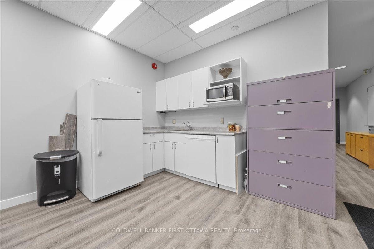 2283 ST LAURENT Boulevard Unit 101 photo 10