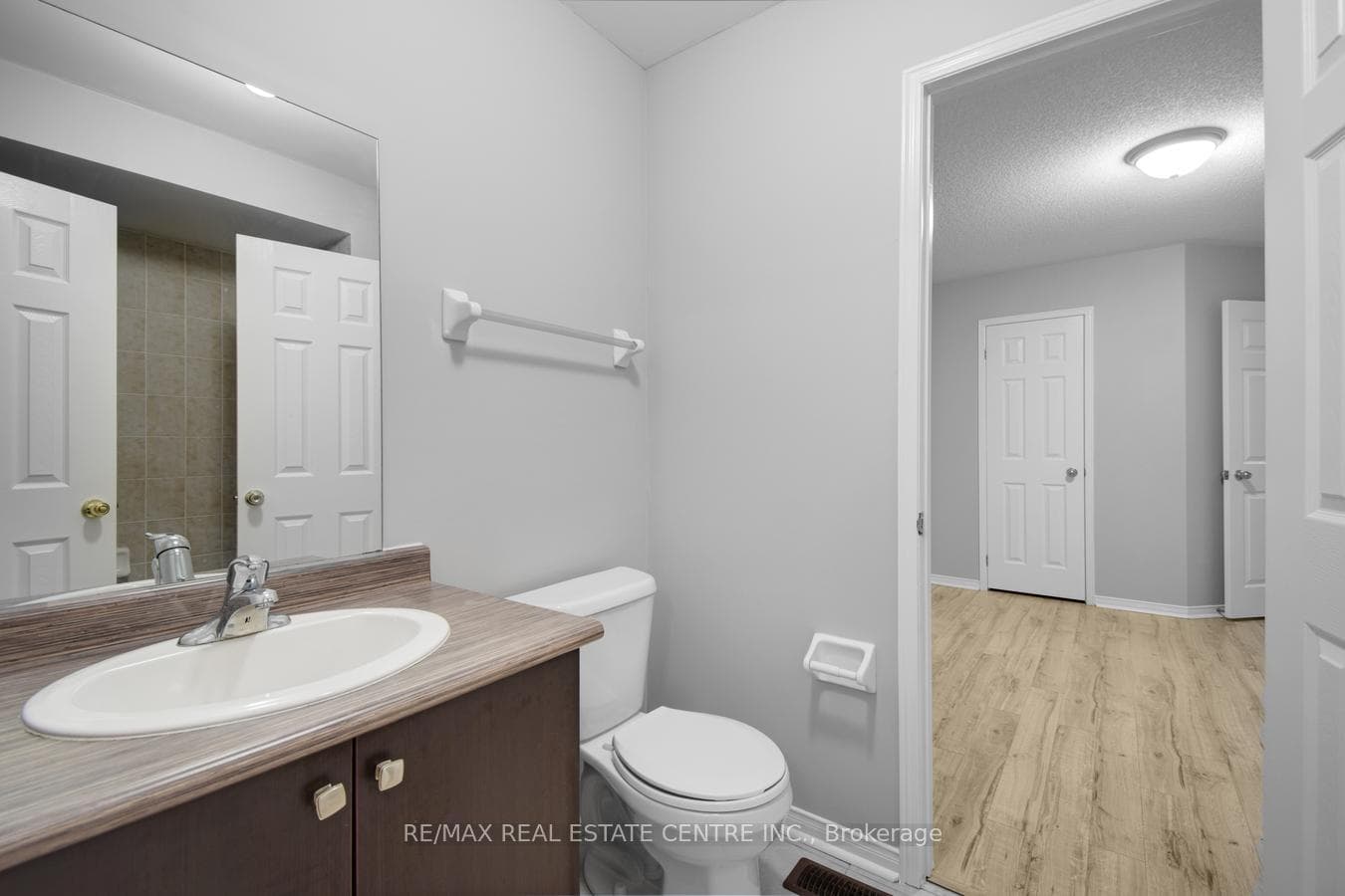 112 Commodore Drive photo 31