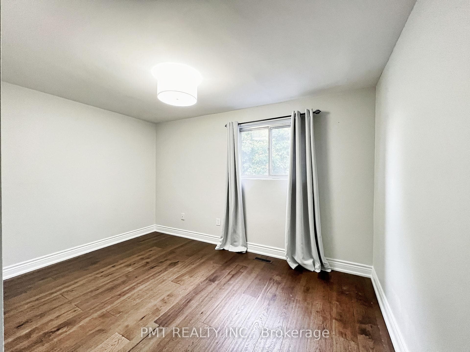 81 Burlington Street photo 23