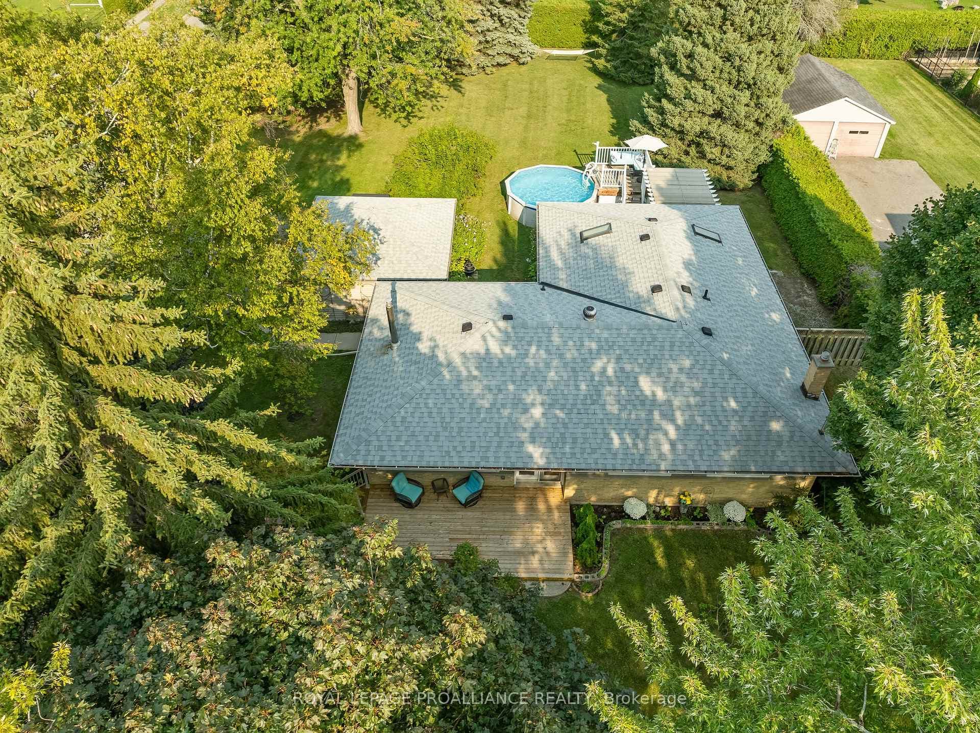 223 Garrard Road photo 4