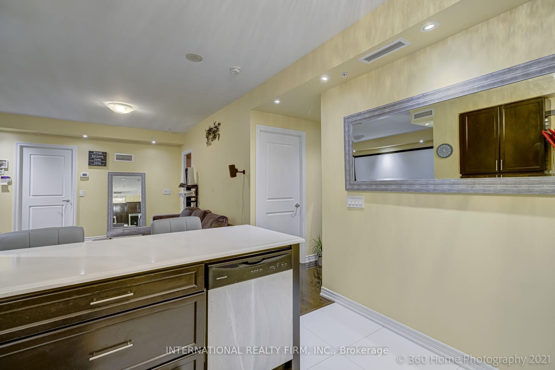 9255 Jane Street Unit 1105 photo 13