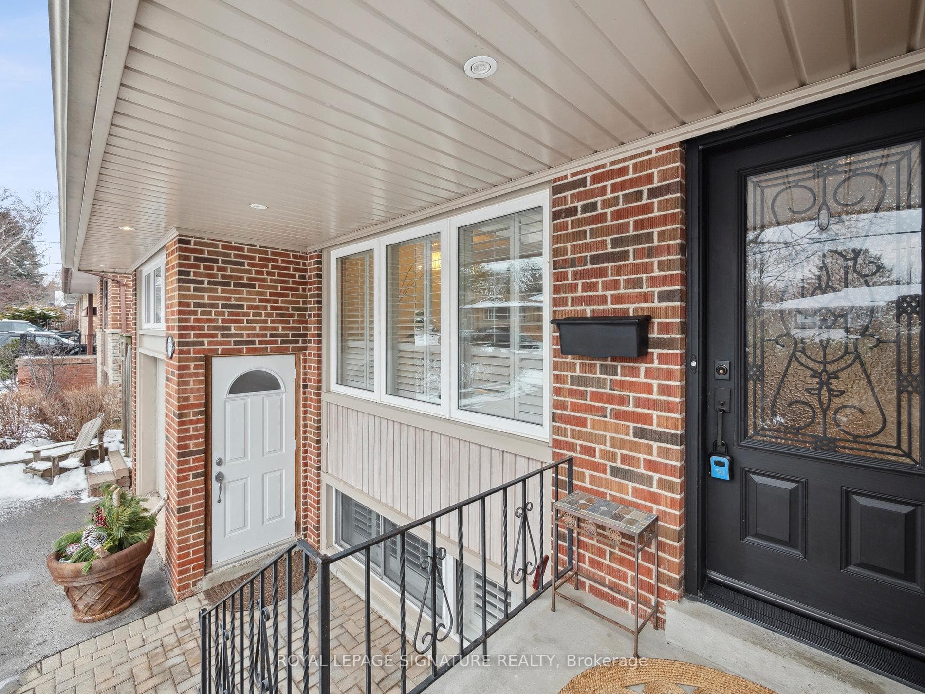 373 Friendship Avenue photo 2