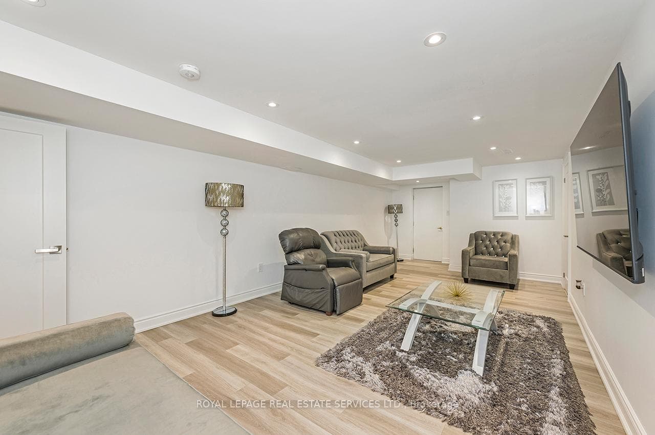 471 Sonoma Boulevard photo 28
