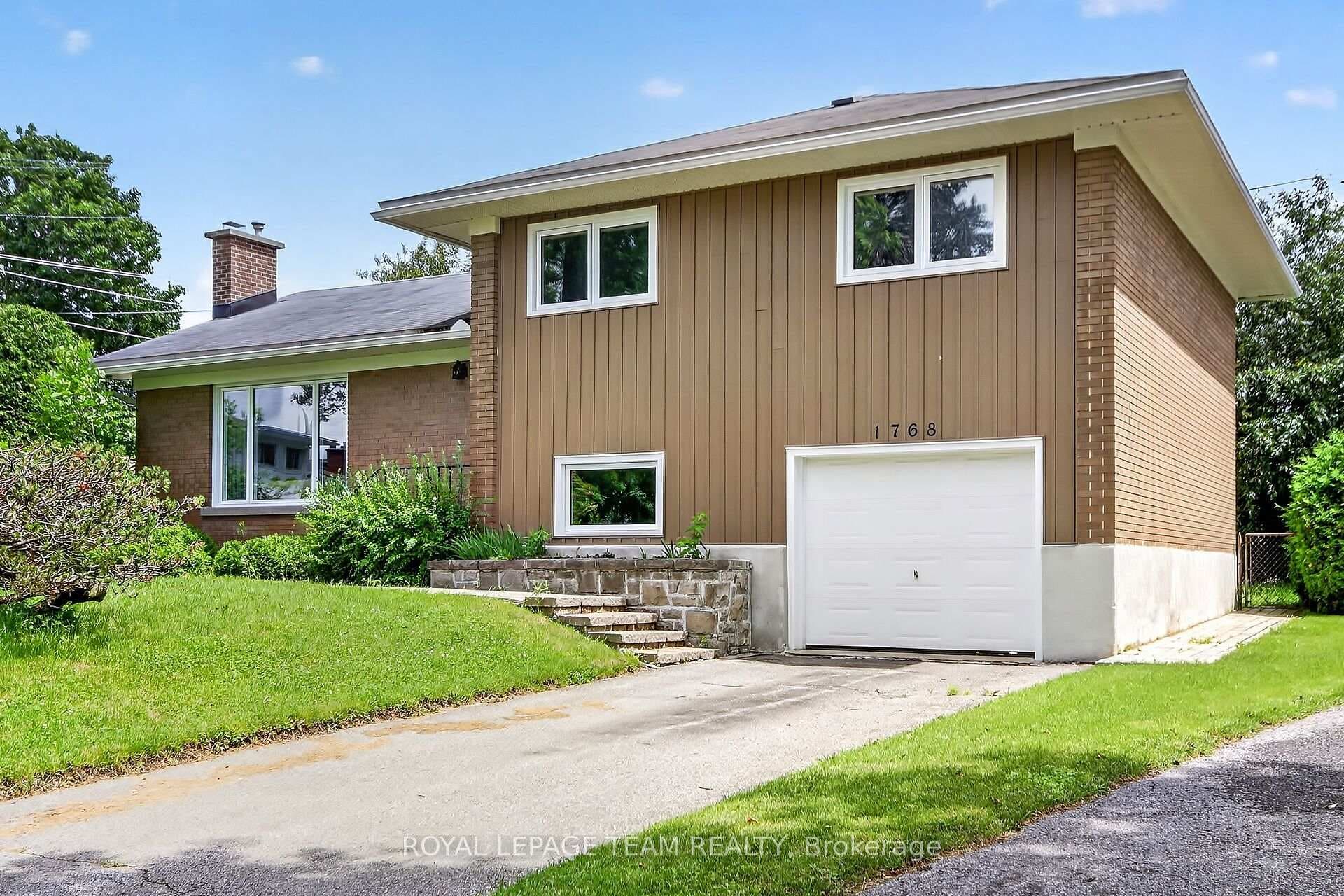 1768 Laxton Crescent photo 3
