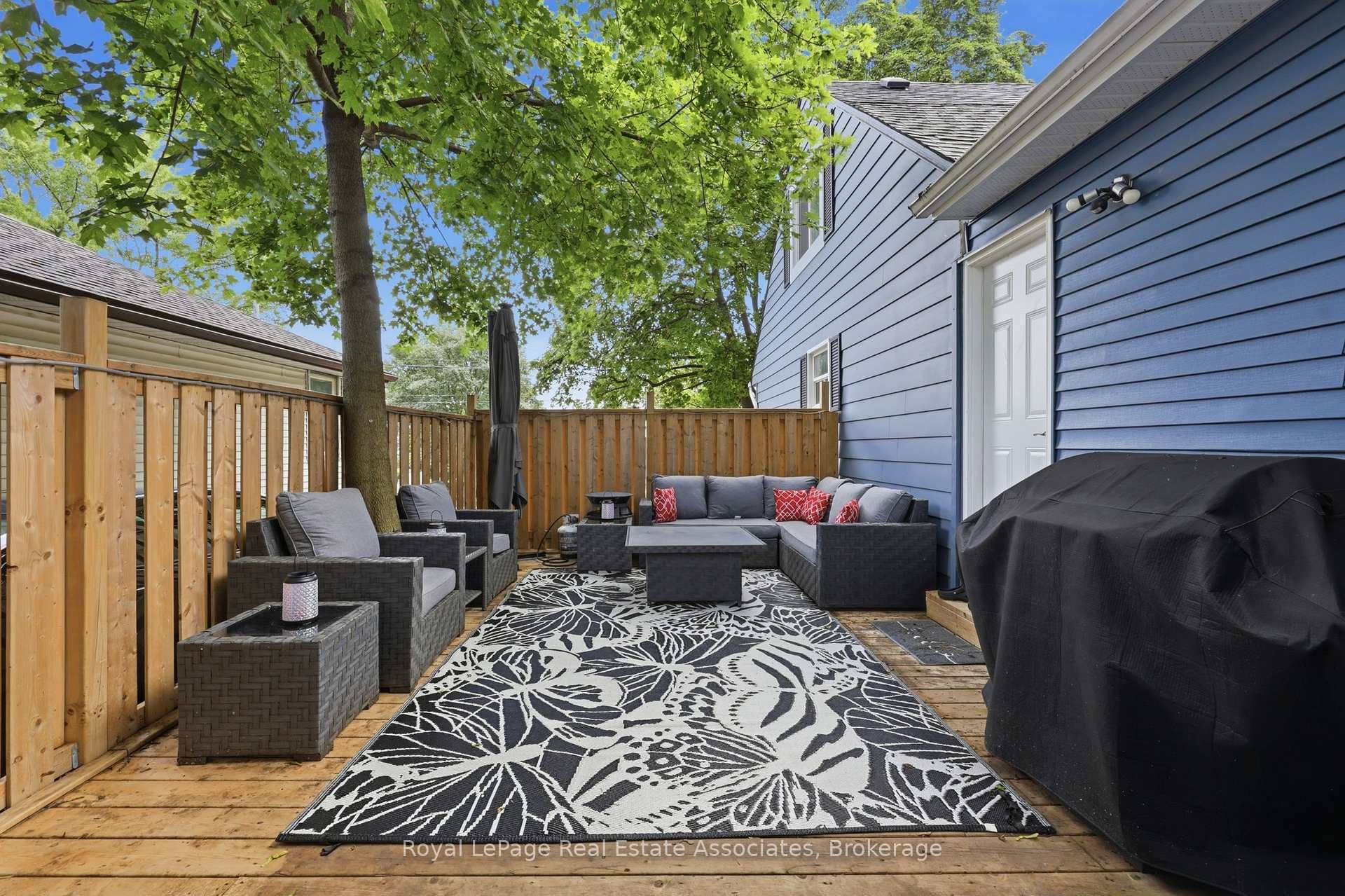 21 Ridgewood Avenue photo 32