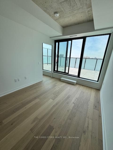 2625 Dundas Street Unit 702 photo 6