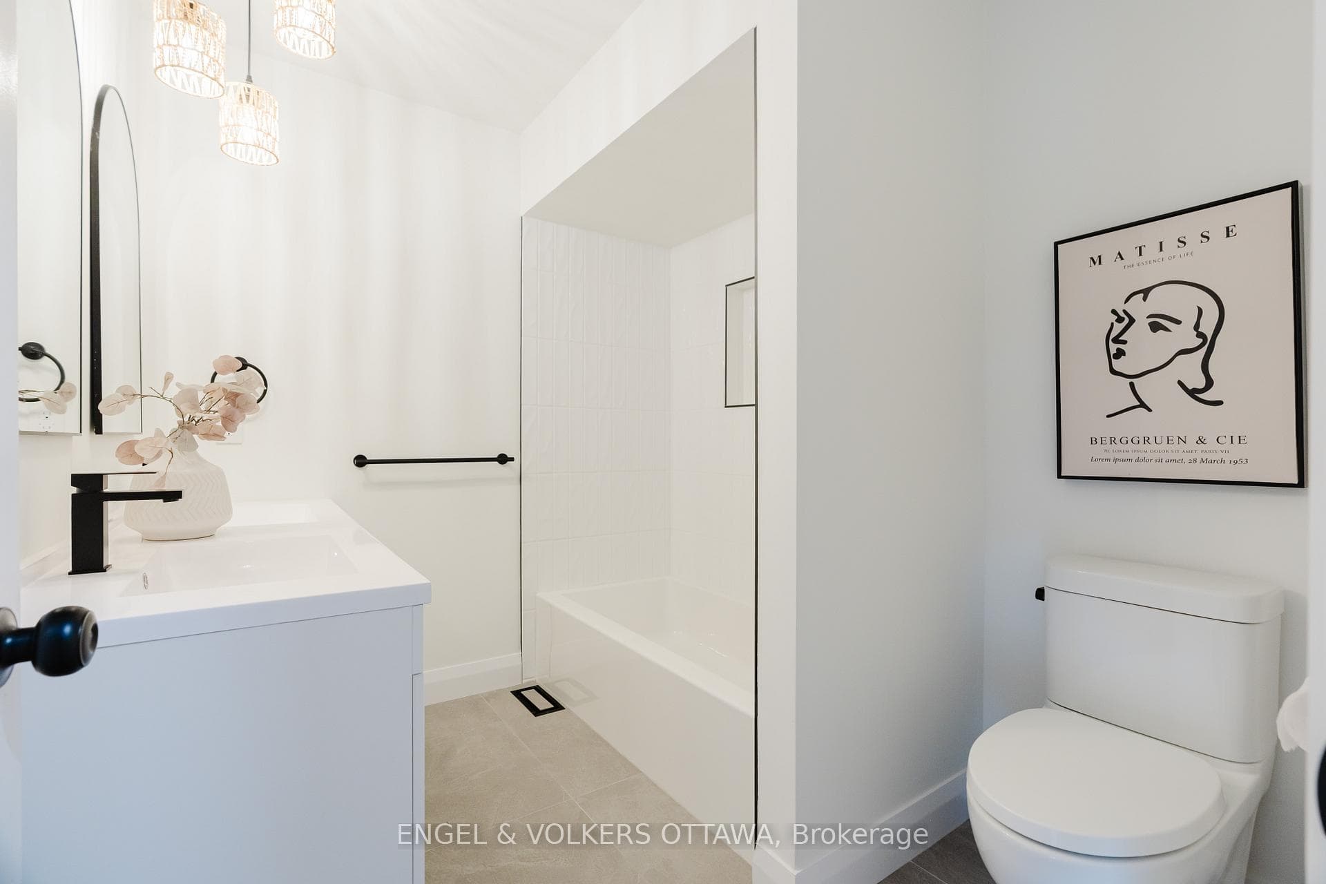 825 De Salaberry Street photo 40