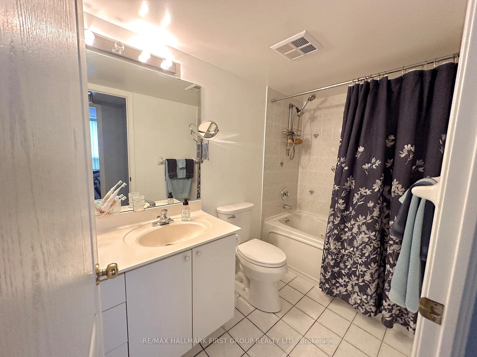 1000 The Esplanade Road Unit 416 photo 15