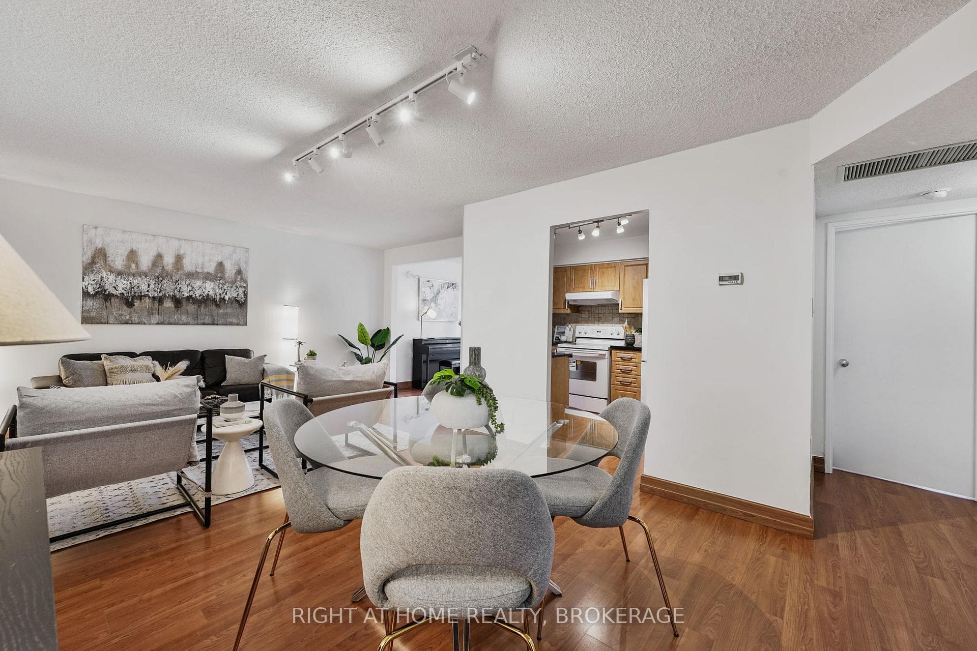 5795 Yonge Street Unit 706 photo 11