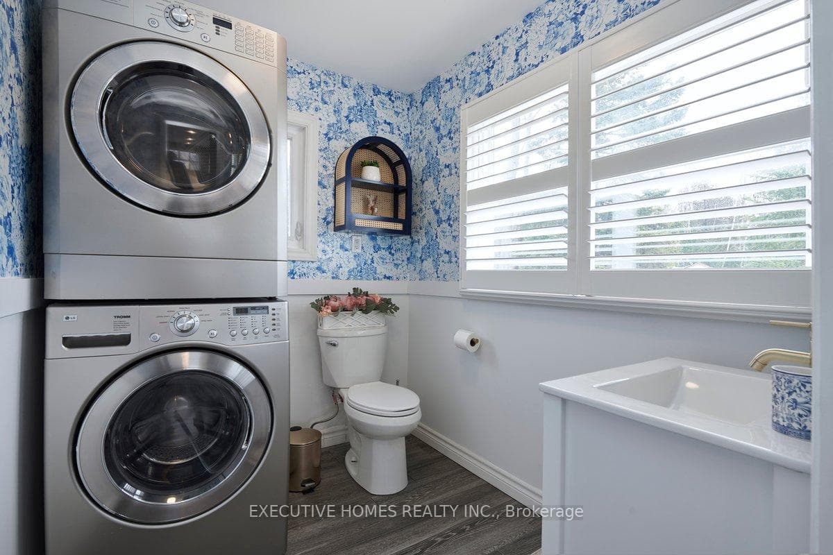 30 Winterset Avenue photo 14