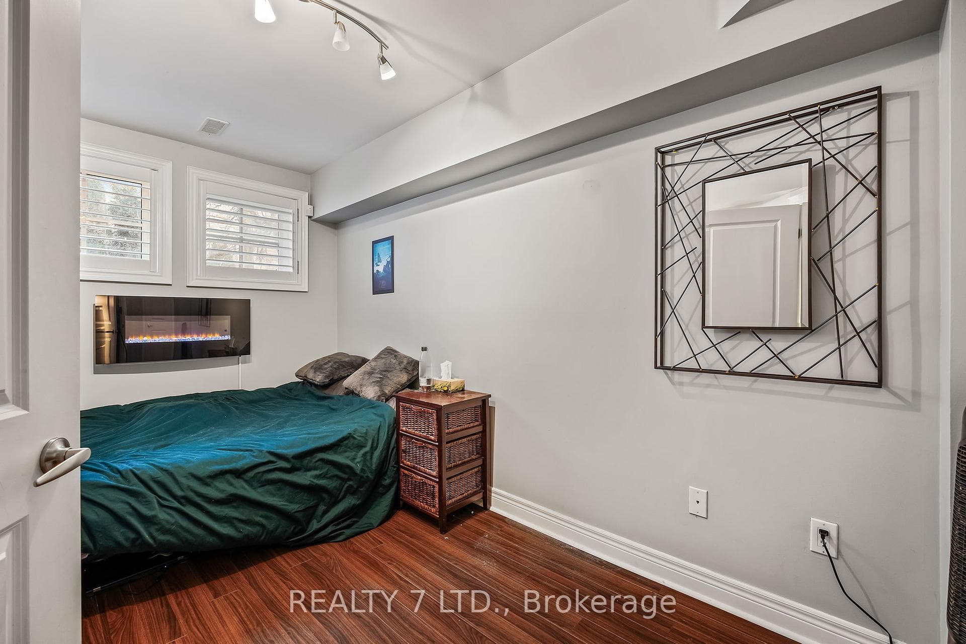 44 Furrow Lane photo 11