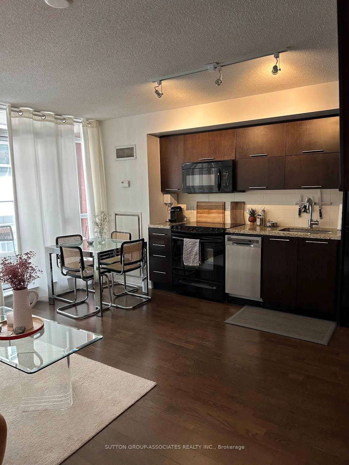 21 Nelson Street Unit 210 photo 2