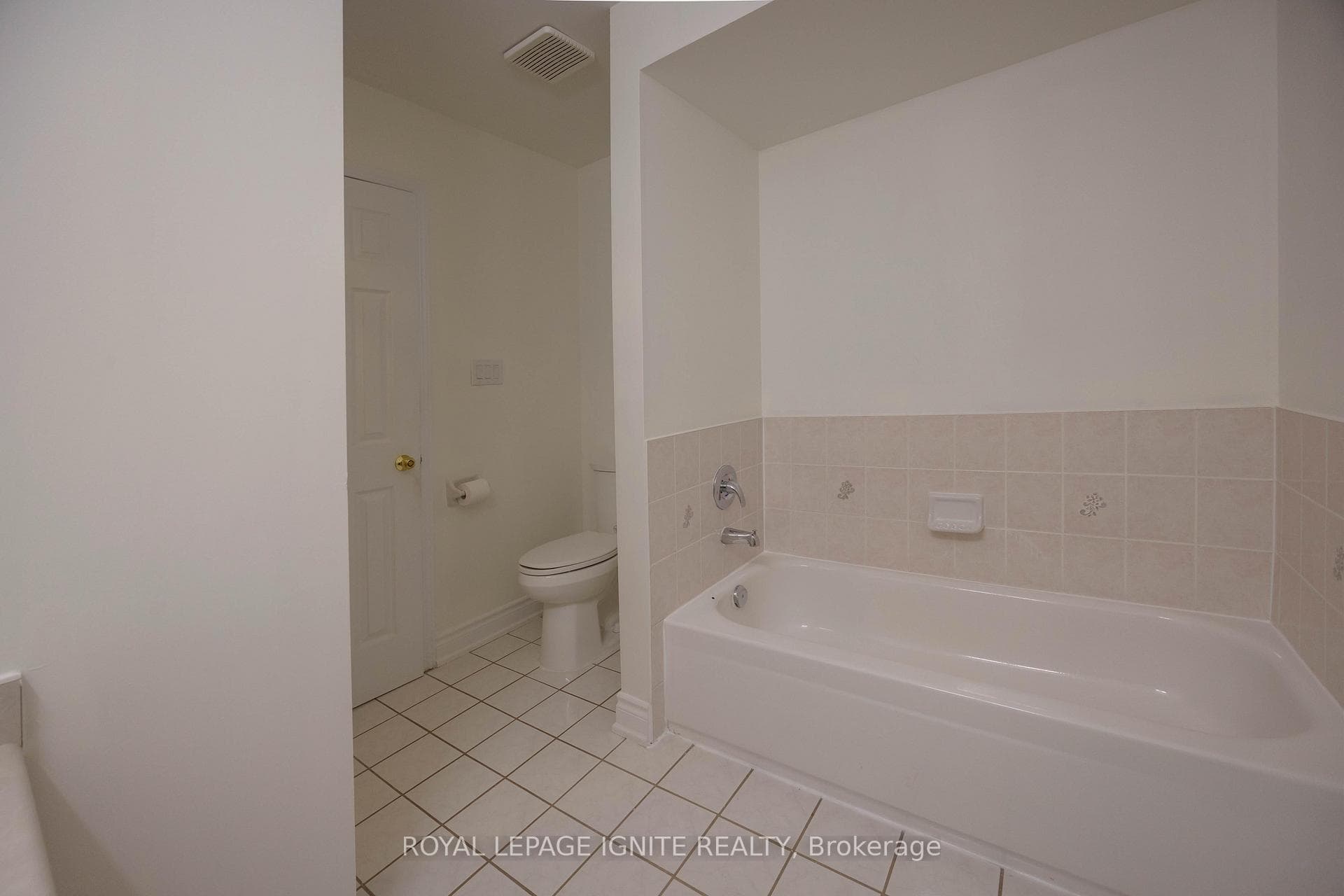 1075 Ellesmere Road Unit 57 photo 25