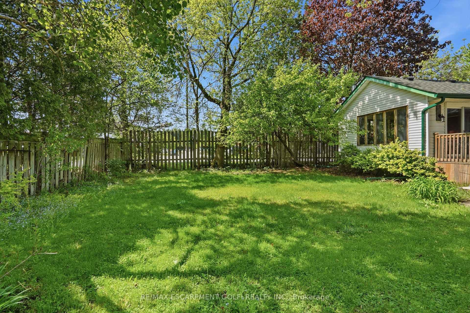 227 GLANCASTER Road photo 30
