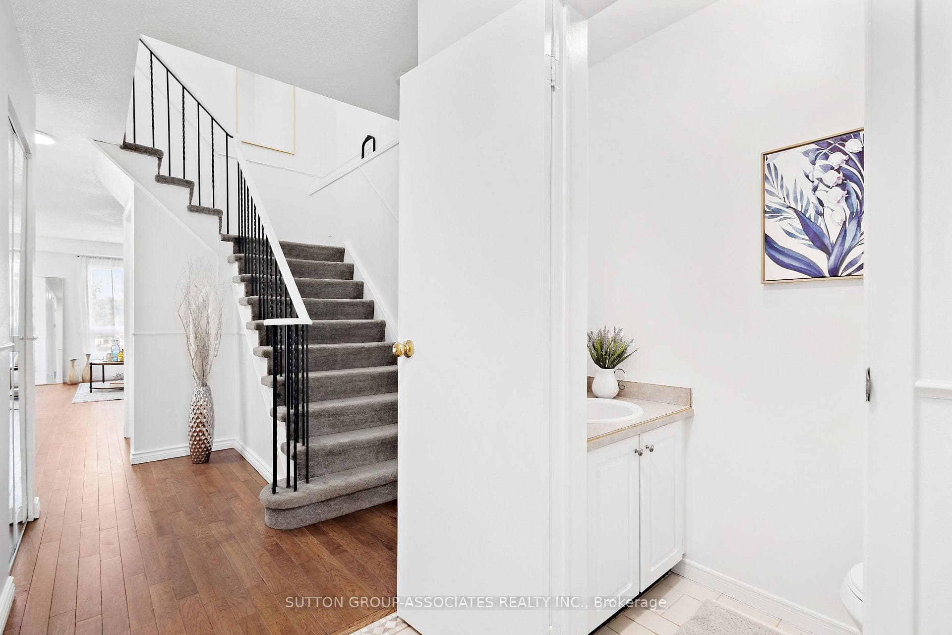 670 Grandview Drive photo 5