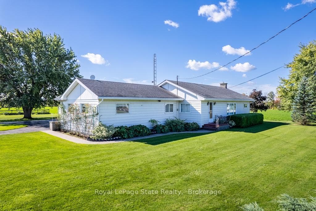 371 Brooklin Road photo 2