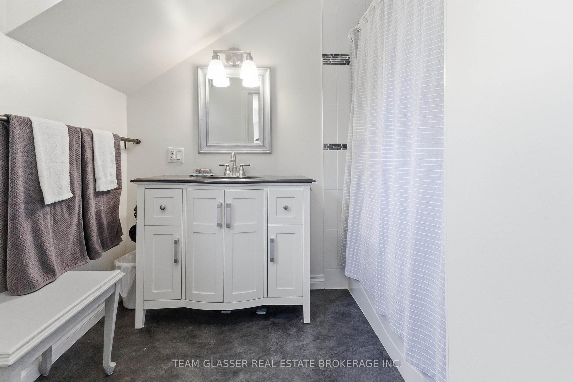 27 DENGATE Crescent photo 25