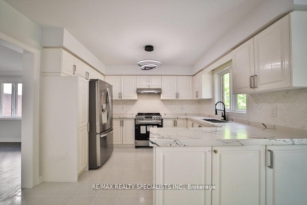 95 Luba Avenue photo 3