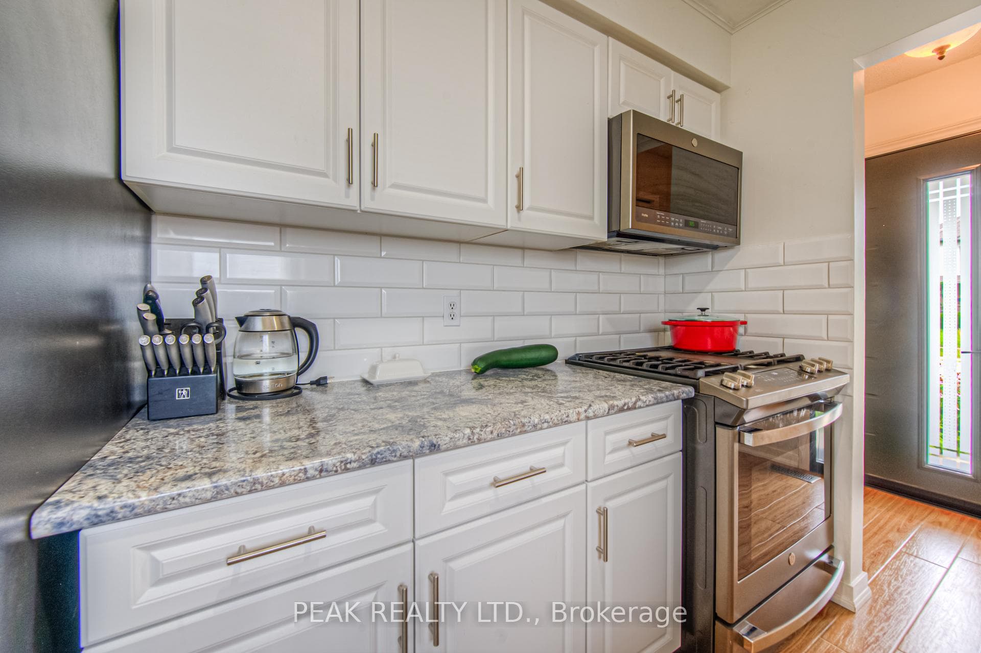 648a Jacob Lane photo 8