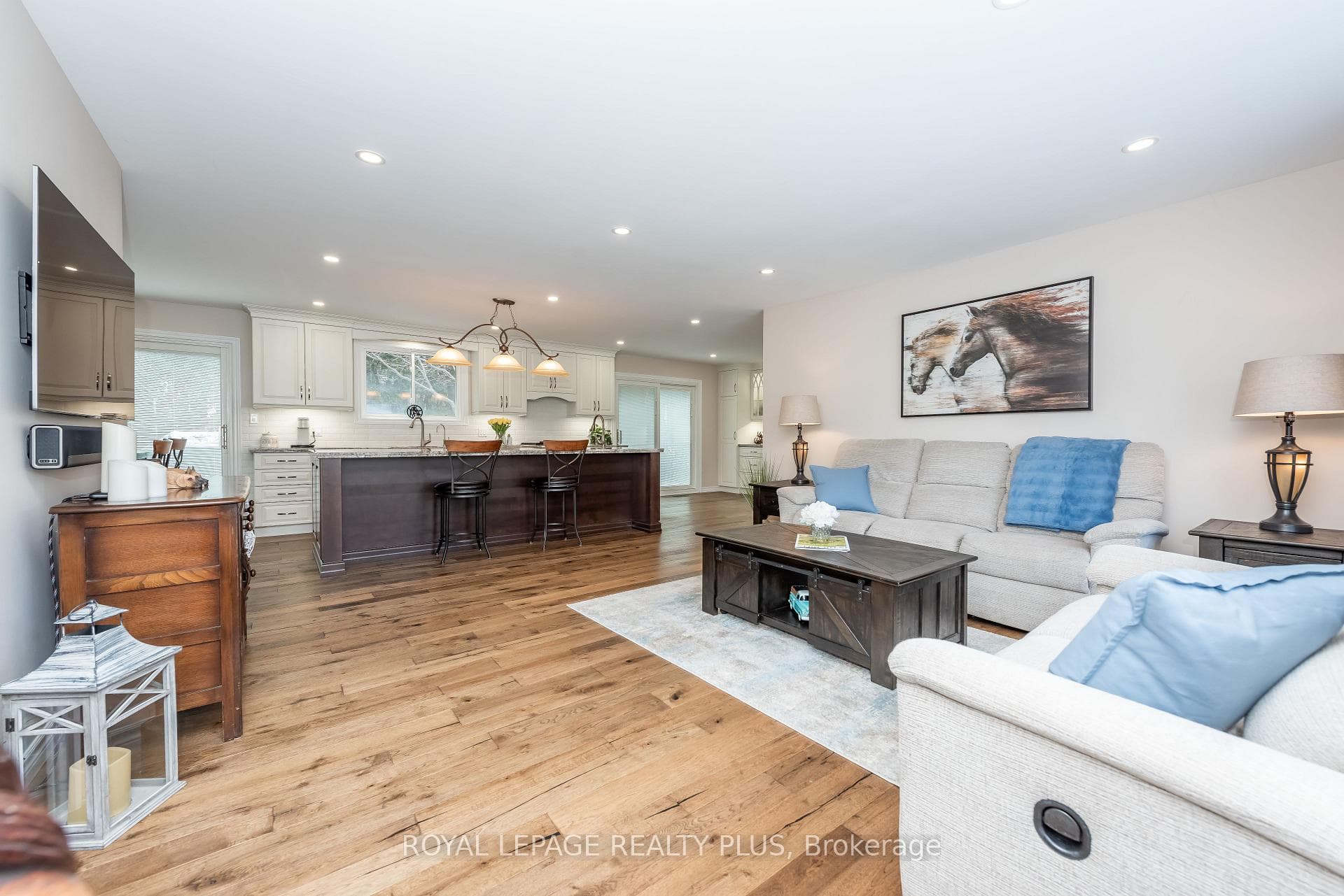 Living overlooking kitchen