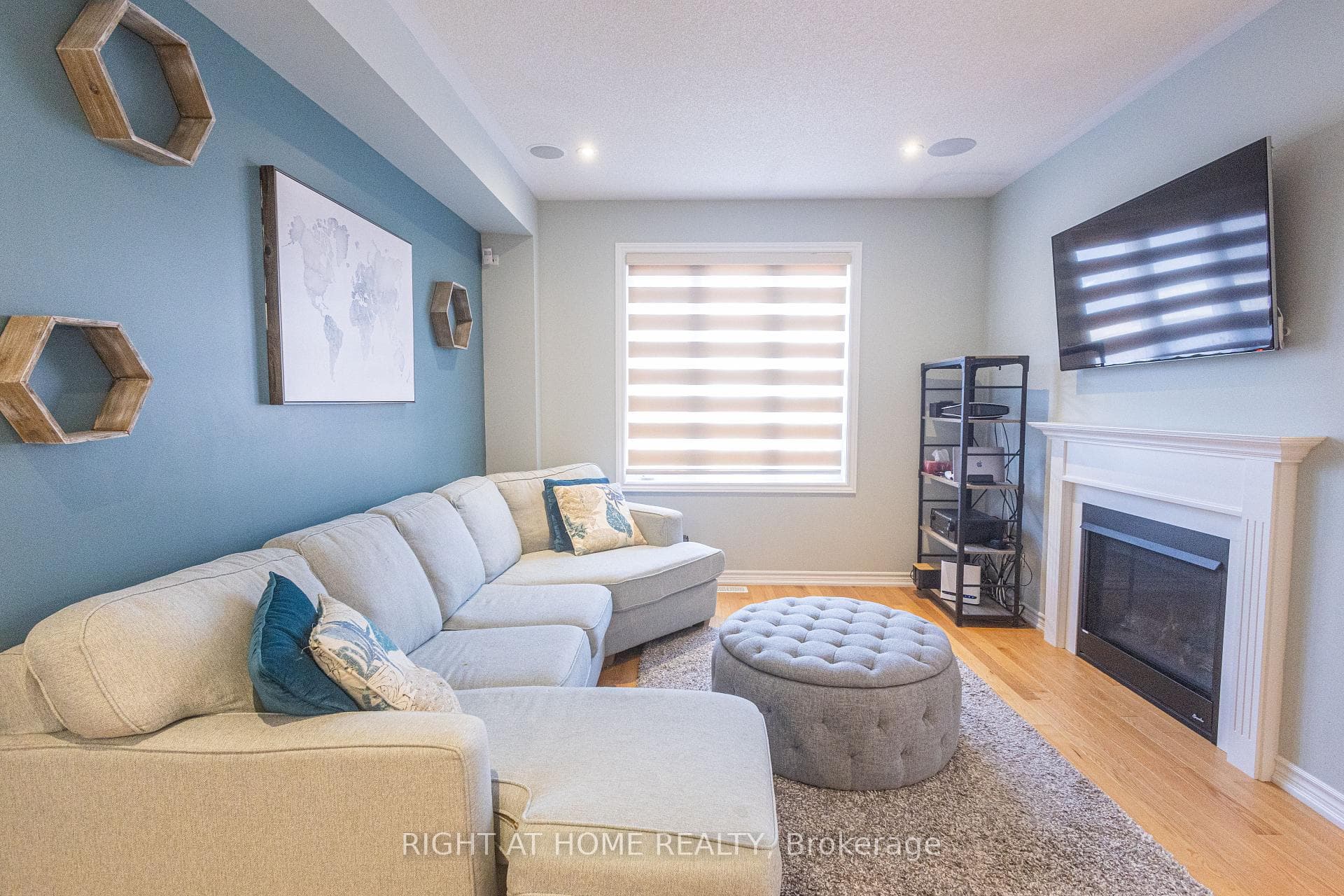62 Workmens Circle photo 9