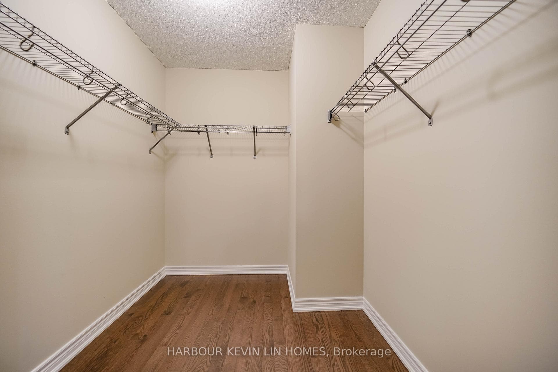 84 Glenheron Crescent photo 25