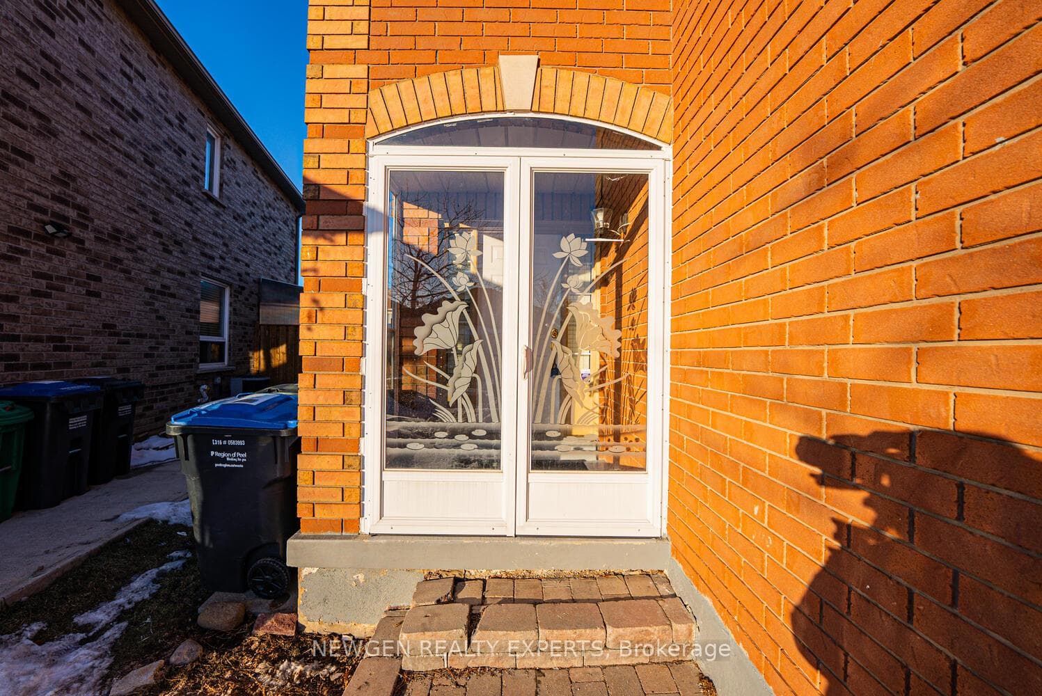 23 Whiteface Crescent photo 6