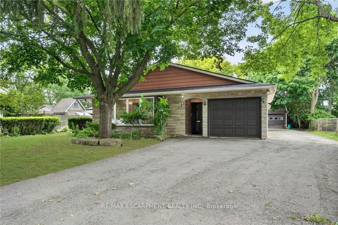 13 Wade Road photo 1