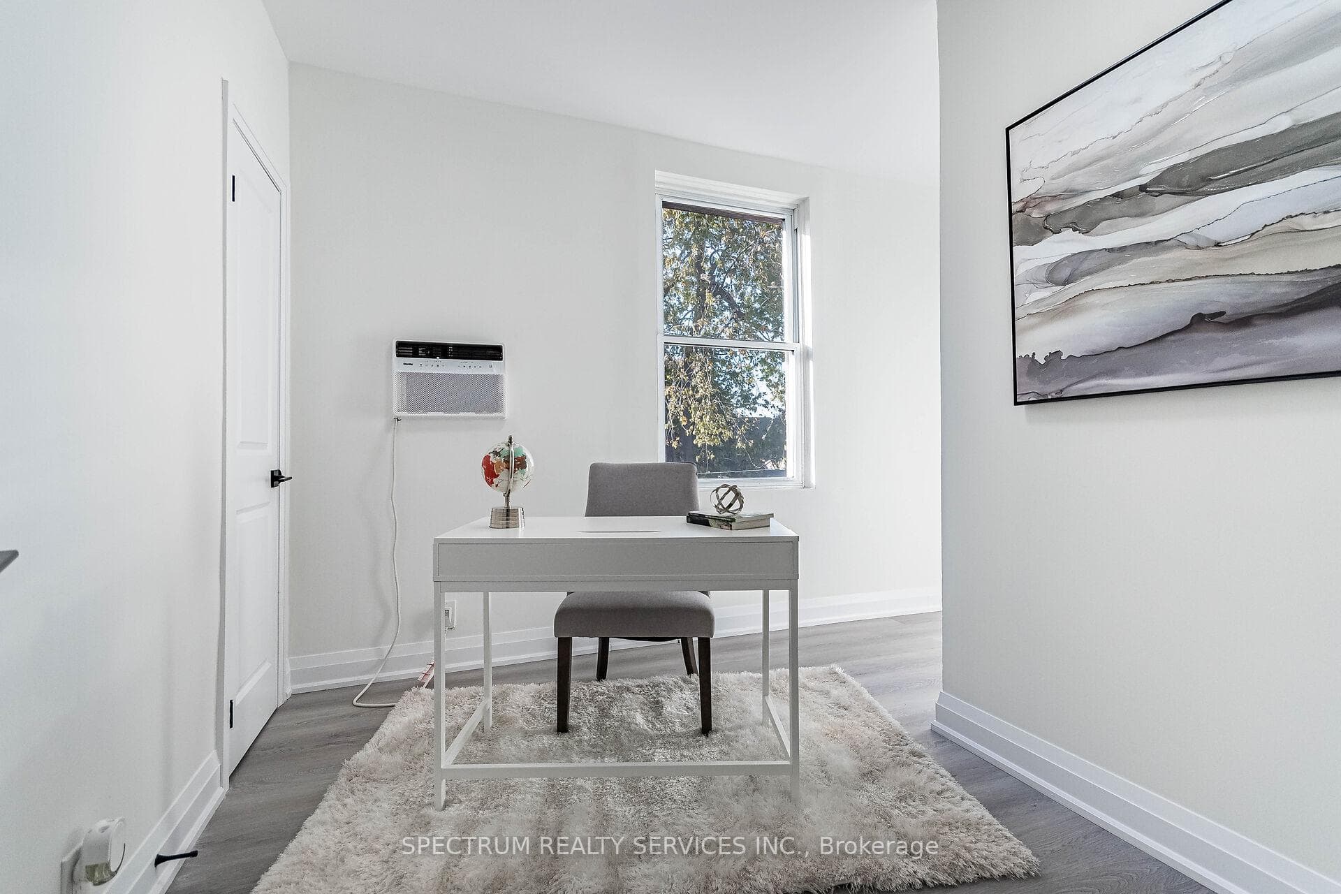 135 East Avenue photo 37