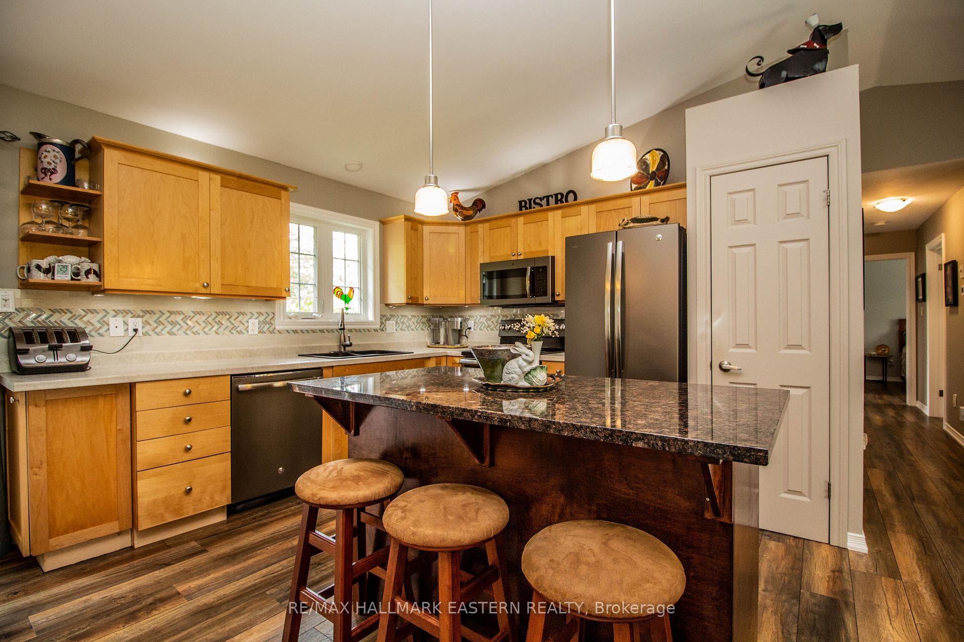 1196 Roger Place photo 9
