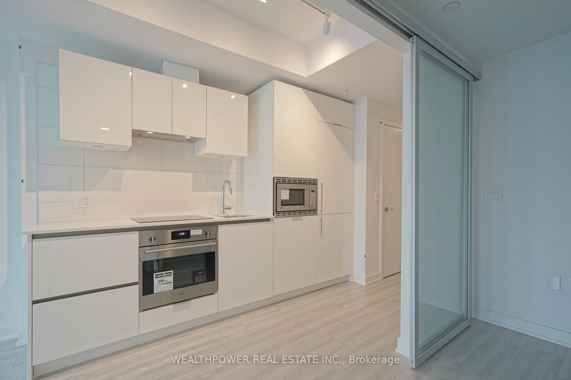 230 Simcoe Street Unit 2516 photo 14
