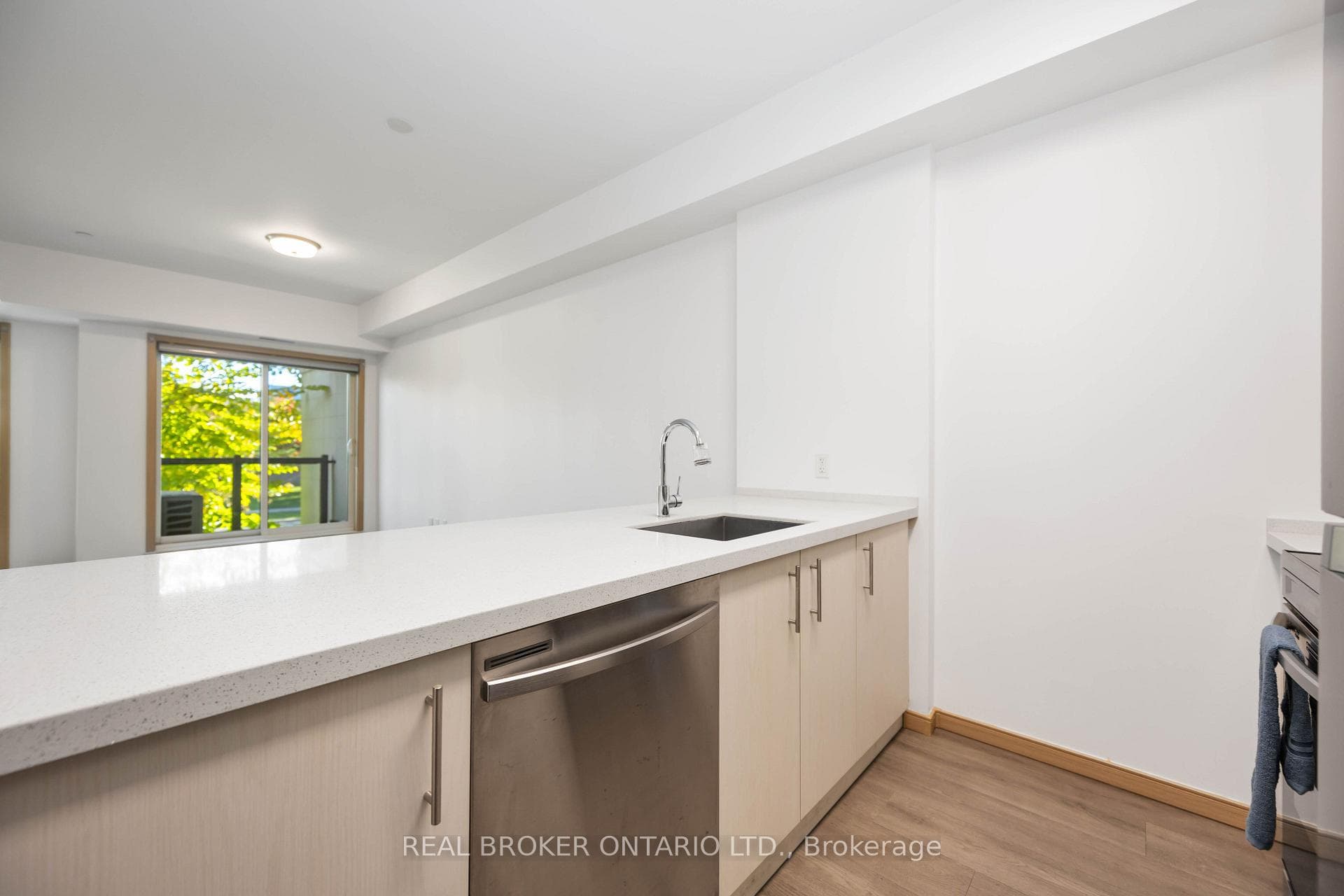 200 Chester Le Boulevard Unit D205 photo 6