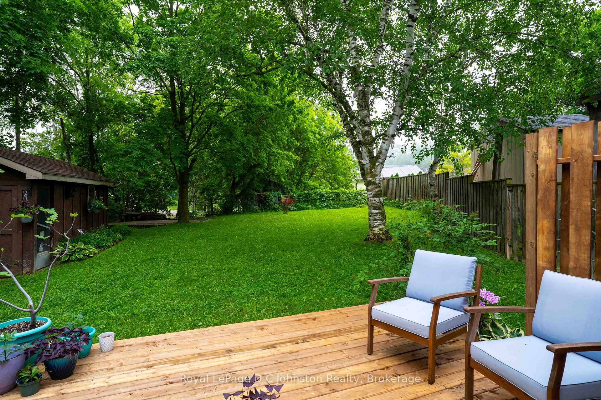 255 Rowe Street photo 29