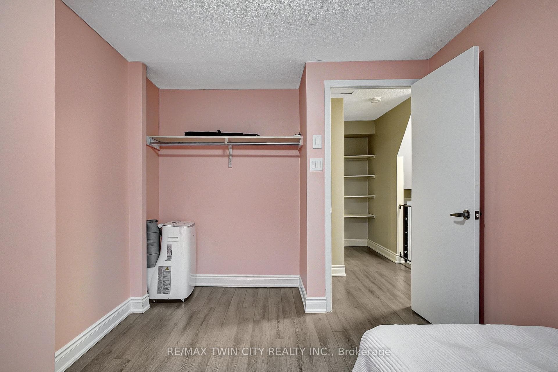 100 Bluevale Street Unit 1 photo 18