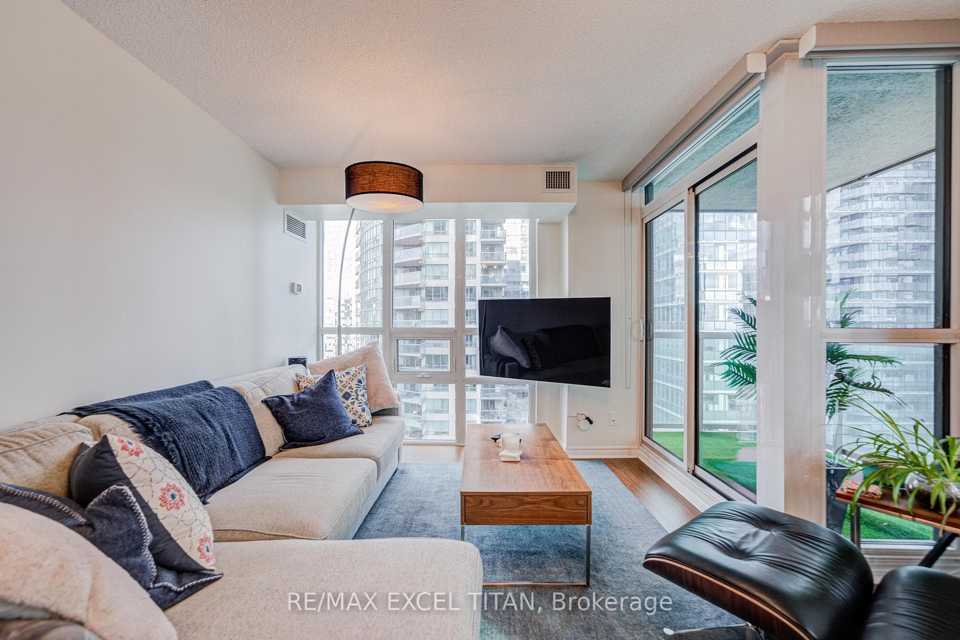 19 Grand Trunk Crescent Unit 2006 photo 19