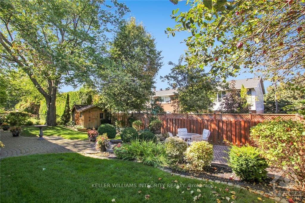 7 BARNES Crescent photo 30