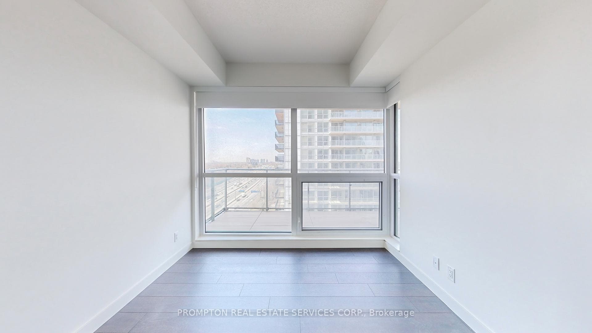 27 Mcmahon Drive Unit 1707 photo 11
