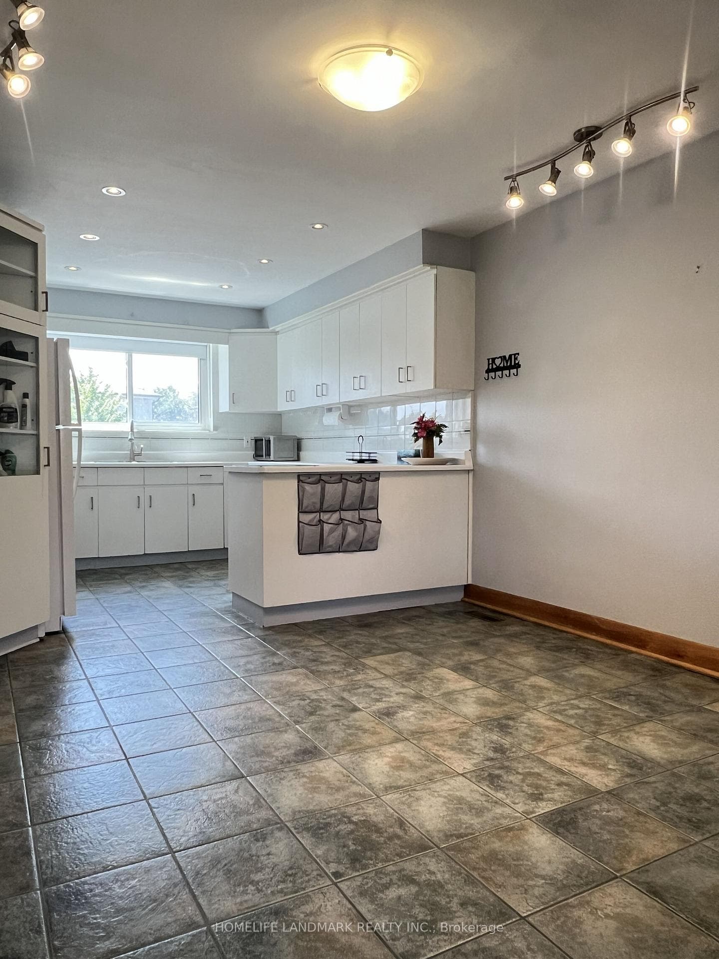 27 Tillplain Road photo 7
