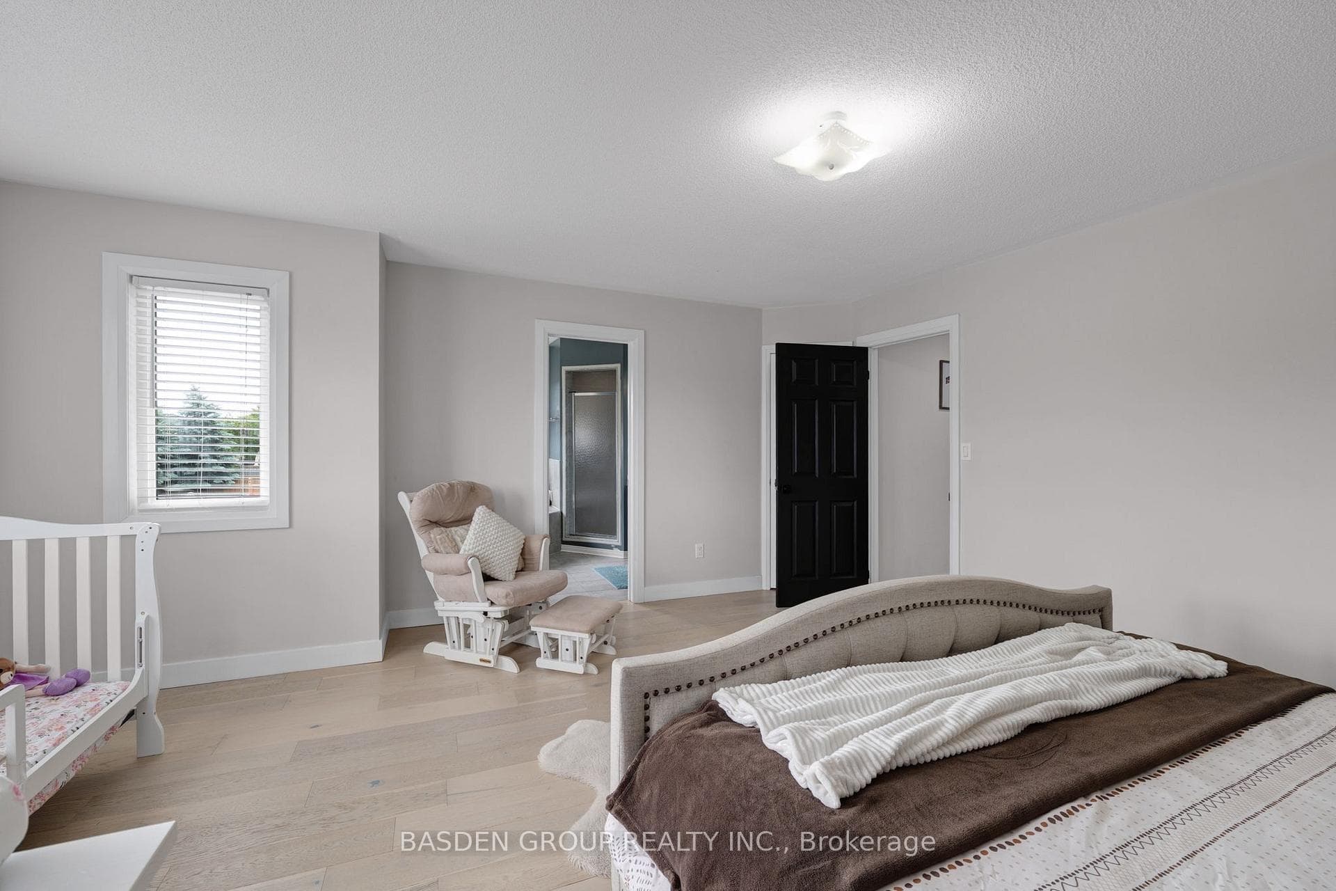 789 Miller Park Avenue photo 36