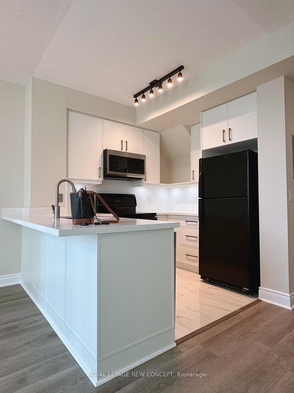 3939 Duke of York Boulevard Unit 914 photo 5
