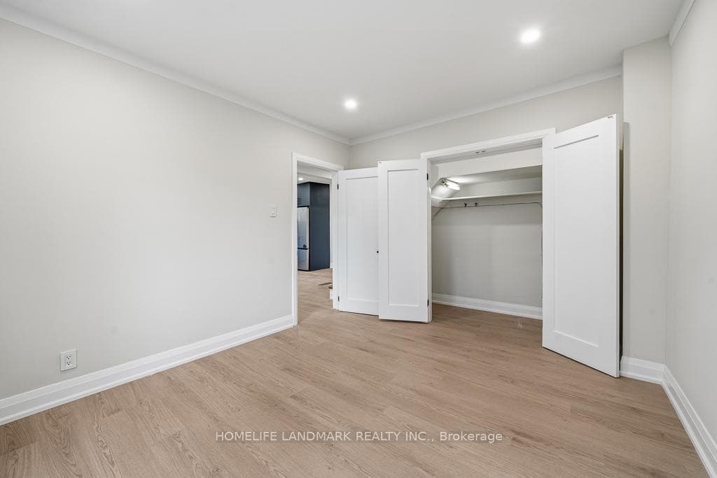 135 Waterloo Avenue Unit Main photo 17