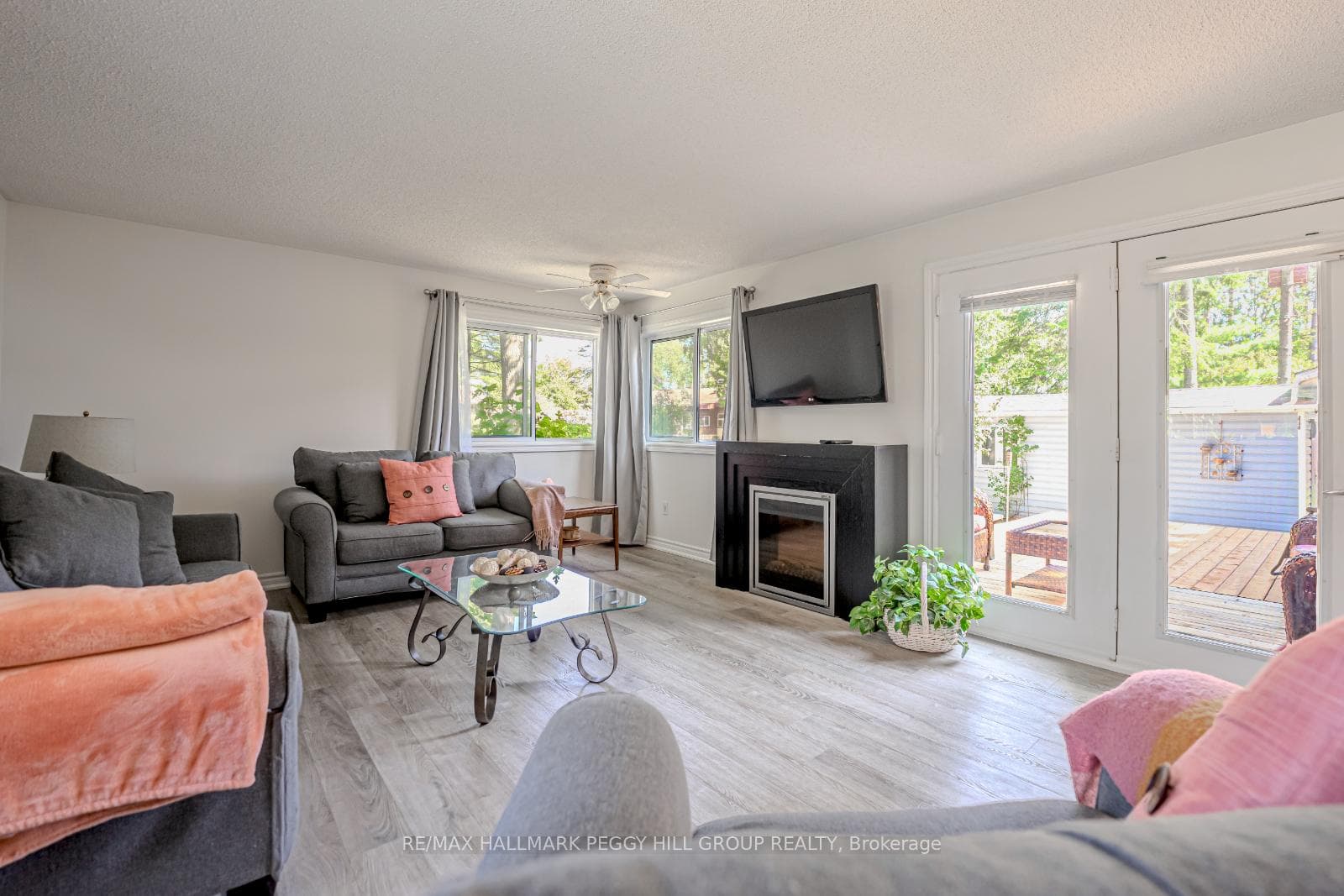 8 Sinclair Avenue photo 3