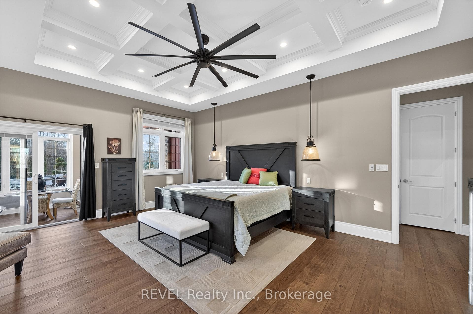 1041 Oakhill Boulevard photo 32