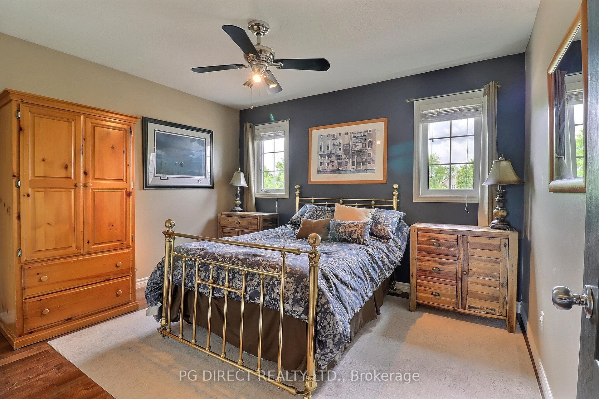 1040 Hanson Crescent photo 21